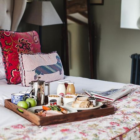 The George Inn Barford St Michael Eksteriør bilde Breakfast in bed
