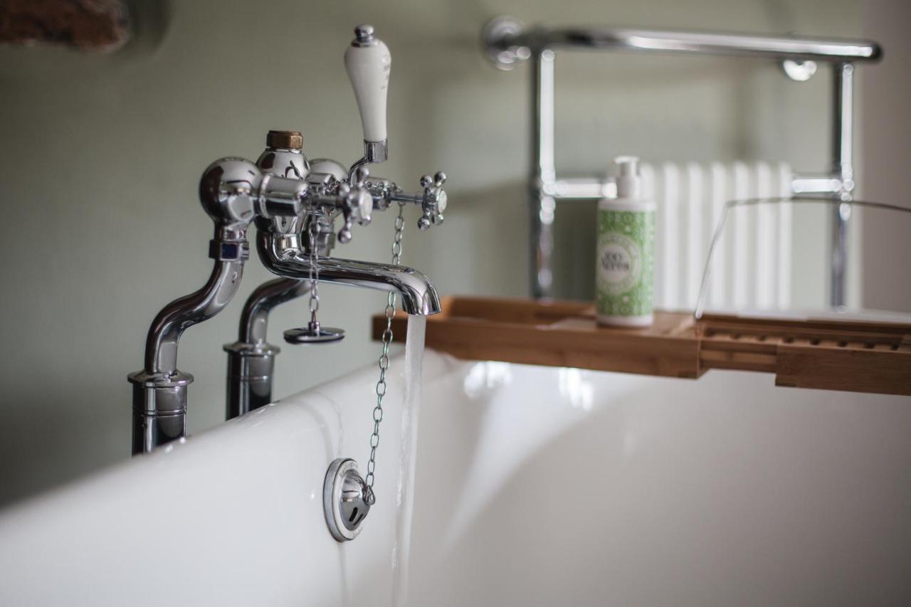 The George Inn Barford St Michael Eksteriør bilde A bath tap