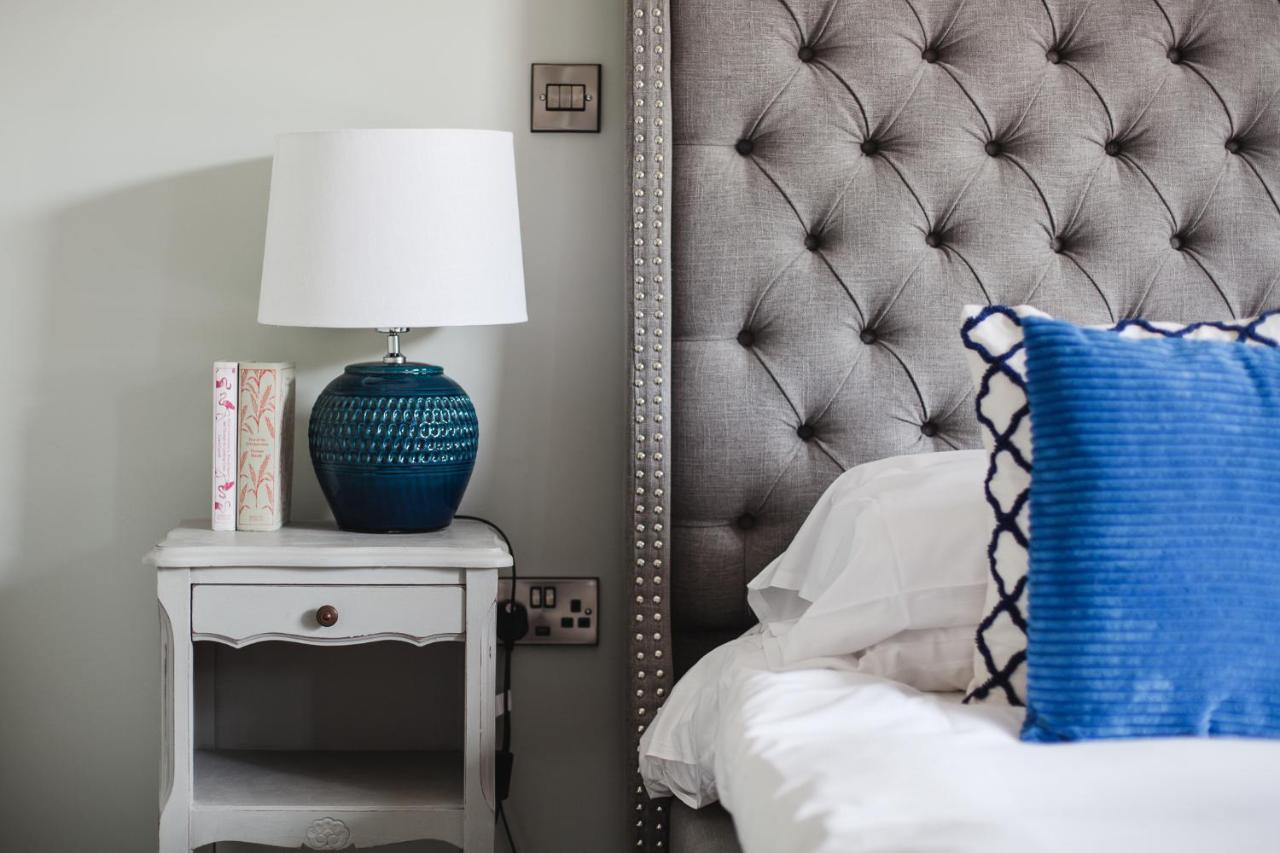The George Inn Barford St Michael Eksteriør bilde A bedside table