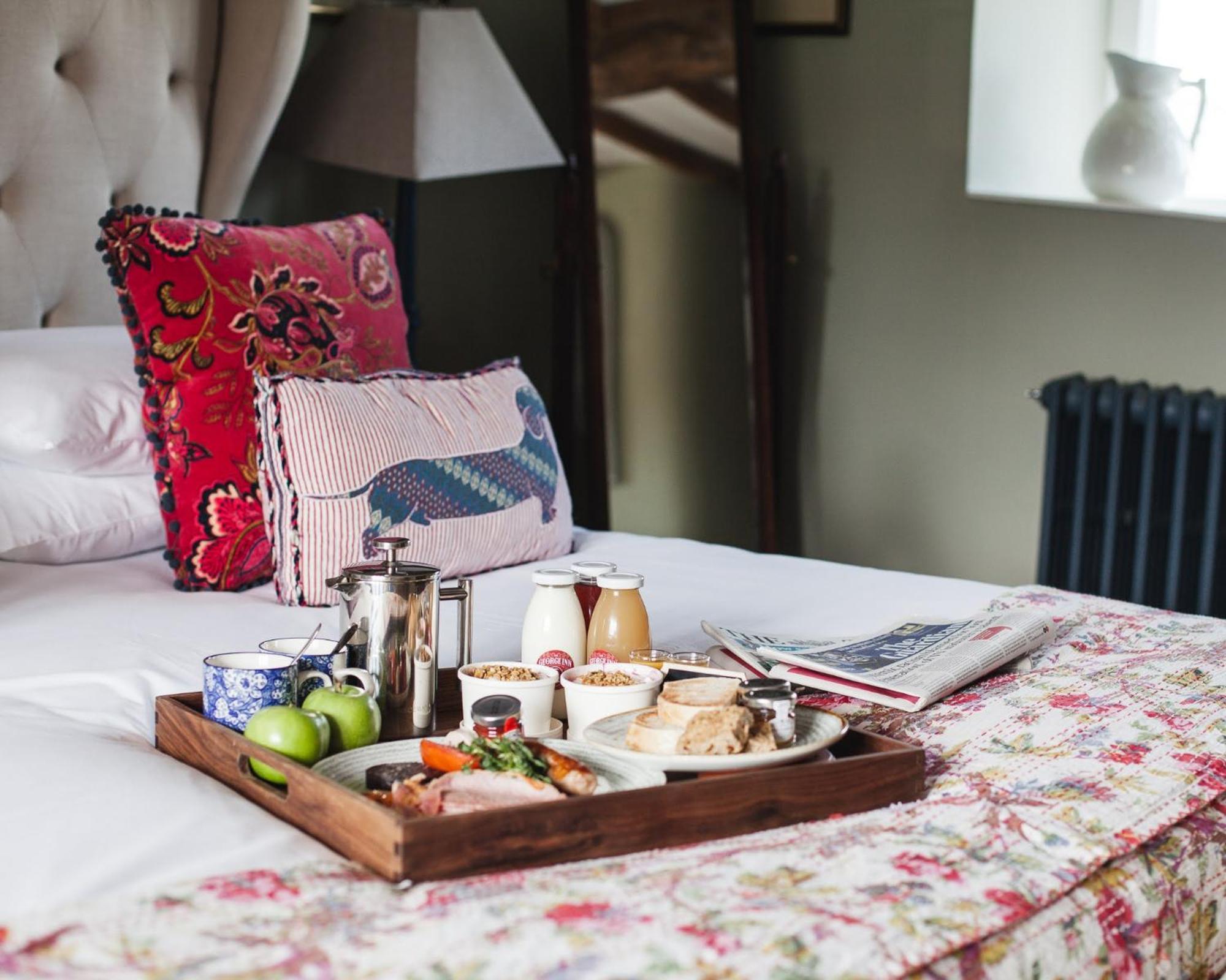 The George Inn Barford St Michael Eksteriør bilde Breakfast in bed