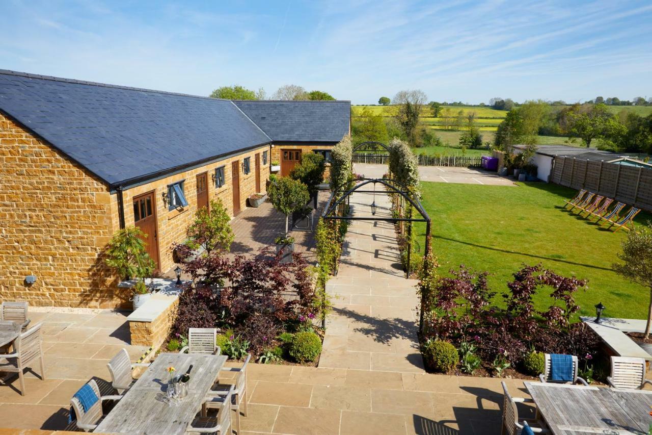 The George Inn Barford St Michael Eksteriør bilde The courtyard at the Old Stables